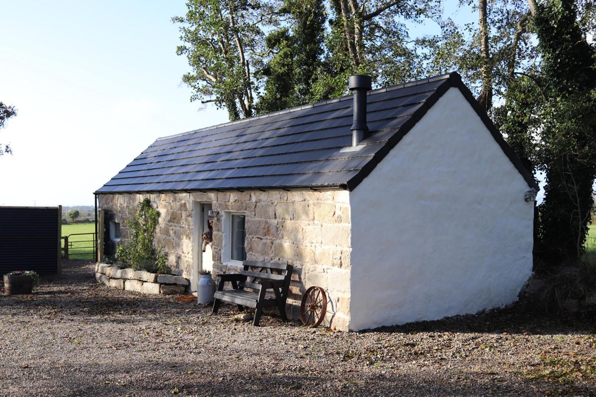 Holiday home Cosy Couples Retreat At The Coop With Hot Tub *