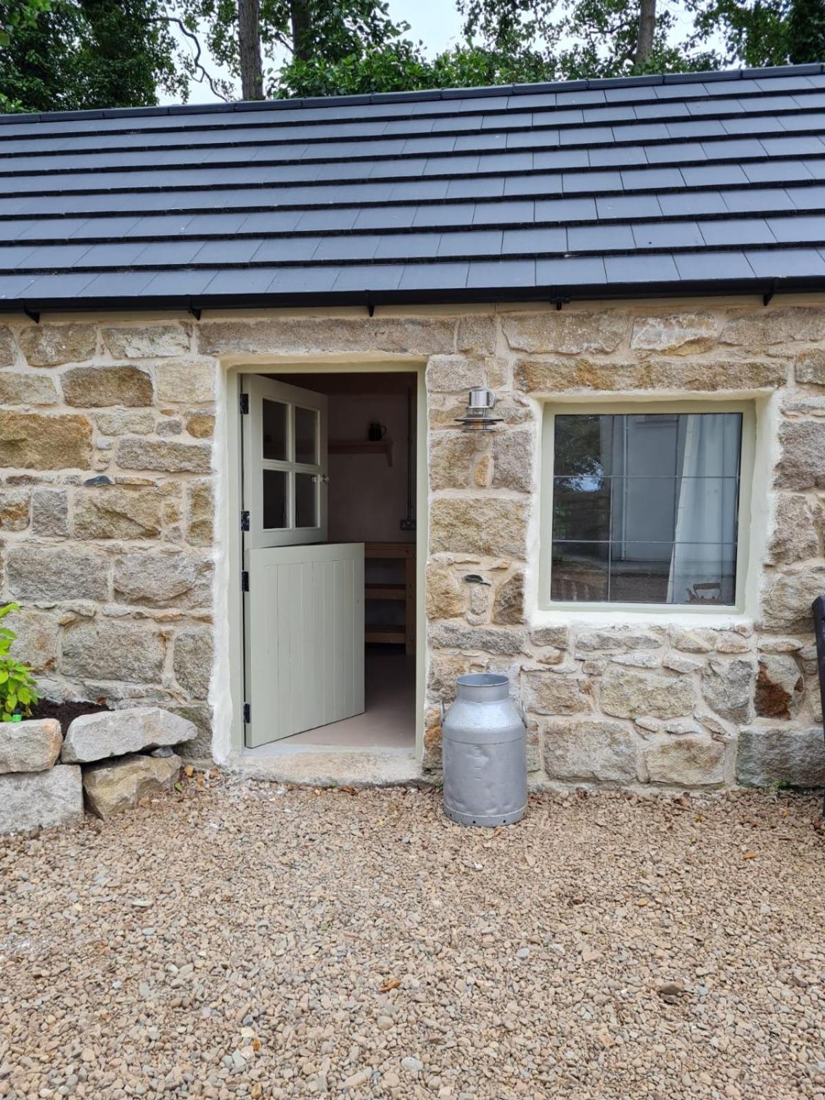Cosy Couples Retreat At The Coop With Hot Tub * Kilkeel